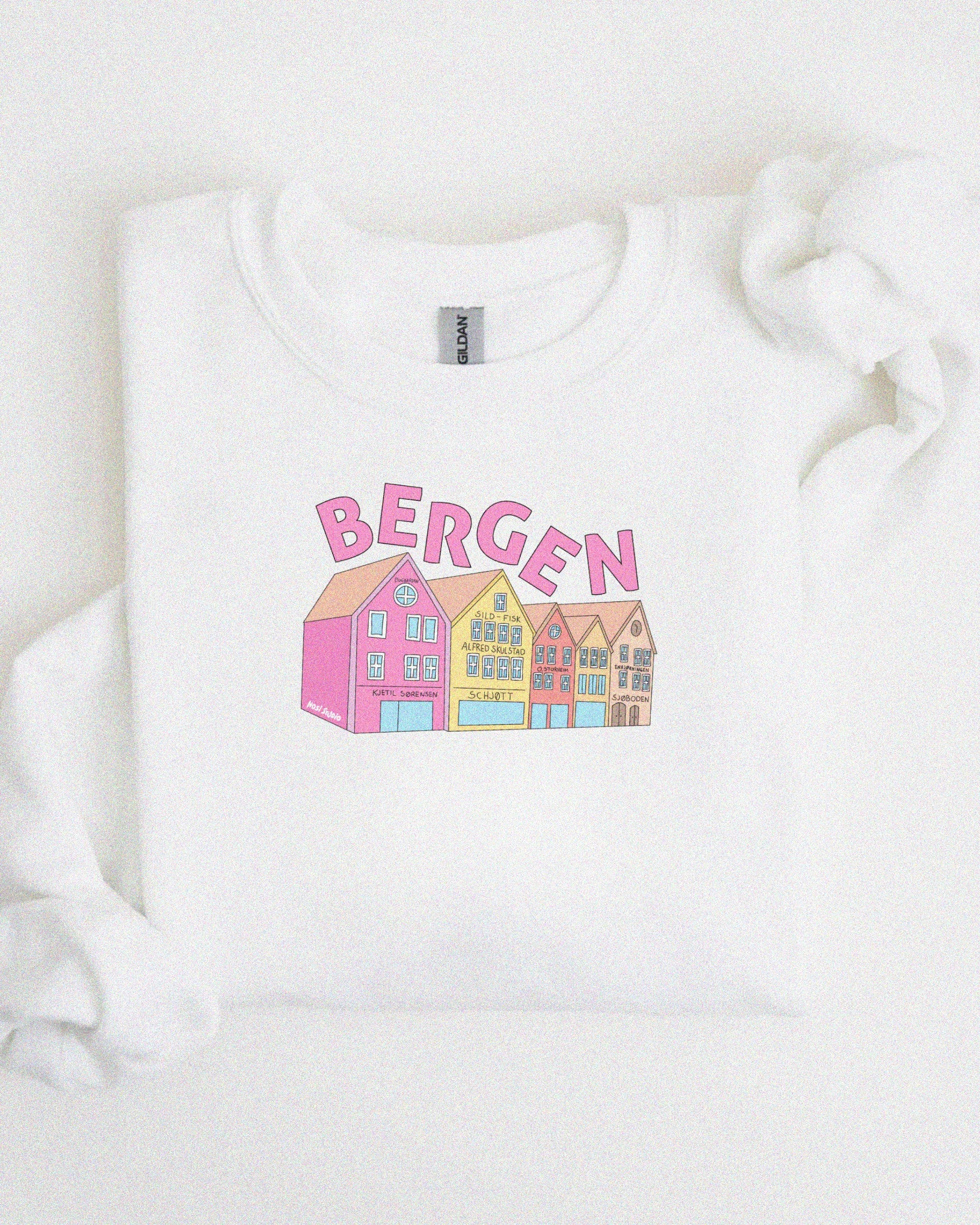 Unisex sweatshirt med teksten “Bergenseren” – tykk og myk collegegenser i klassisk passform, perfekt for hverdagsbruk og bergensvær.