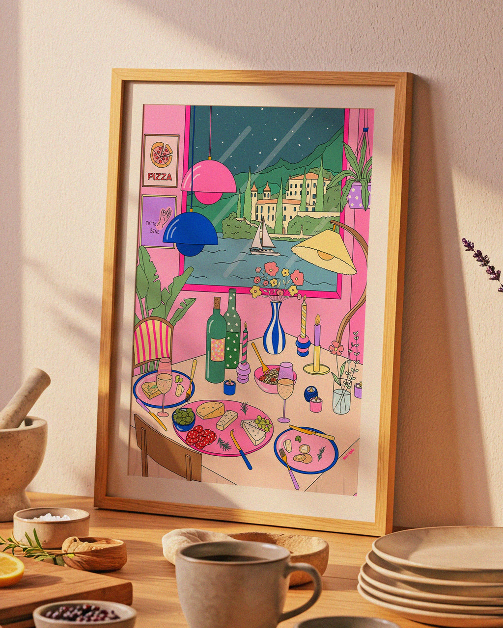Fargerik plakat med italiensk motiv – Gardasjøen, ost, pasta og vin. Perfekt for kjøkken eller stue, trykket på matt kunstpapir.