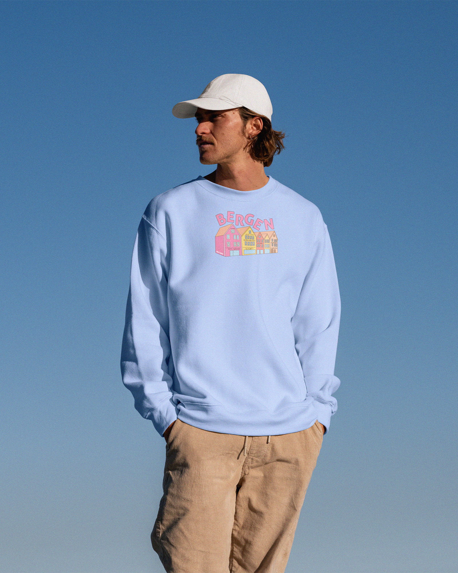 Unisex sweatshirt med teksten “Bergenseren” – tykk og myk collegegenser i klassisk passform, perfekt for hverdagsbruk og bergensvær.
